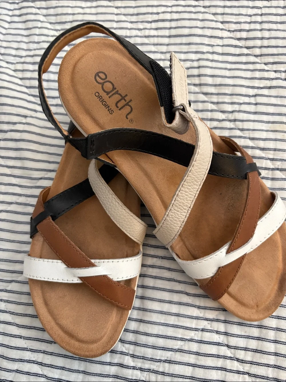 Earth Origins Women's Multi-Striped Neutral Leather Sandals size 7.5